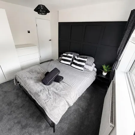 Feriehus Hollow House - Kingsize Beds - Great Peaceful Location *